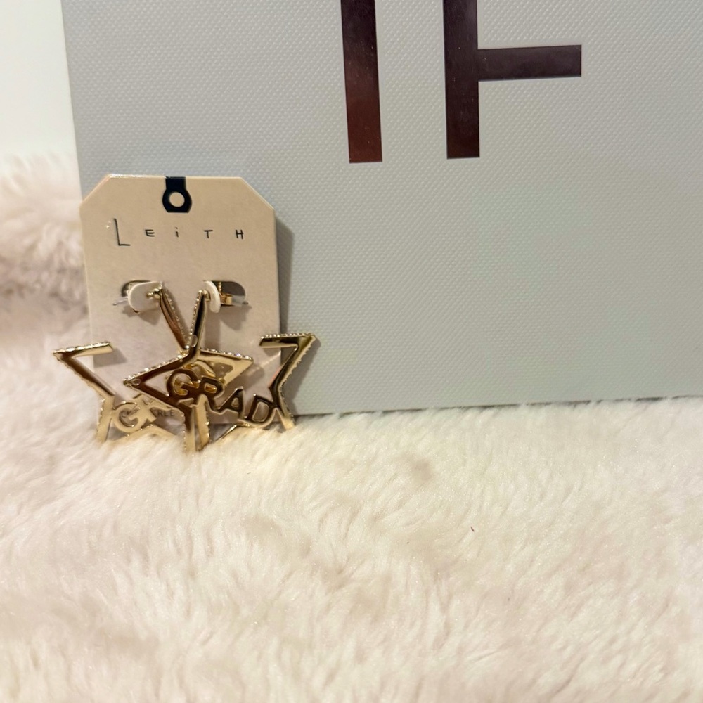 Gold Star style Graduation Earrings - Picture 6 of 8